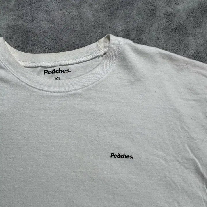 [BUNJANG] Peaches White Short Sleeve T-shirt / Peaches 피치스 화이트 반팔 티셔츠