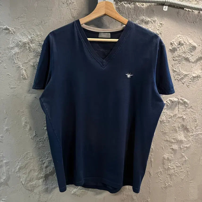 [BUNJANG] Dior Bee Embroidery V-Neck T-shirt Navy / 48 디올 DIOR 벌 자수 브이넥 반팔 티셔츠 네이비
