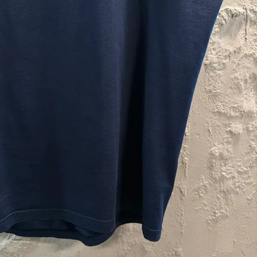 [BUNJANG] Dior Bee Embroidery V-Neck T-shirt Navy / 48 디올 DIOR 벌 자수 브이넥 반팔 티셔츠 네이비