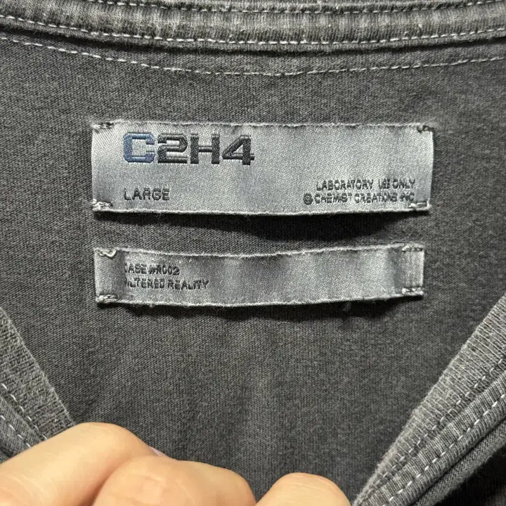 [BUNJANG] C2H4 Gray Damage Washed Long Sleeve T-shirt / C2H4 데미지 워싱 긴팔 티셔츠 그레이