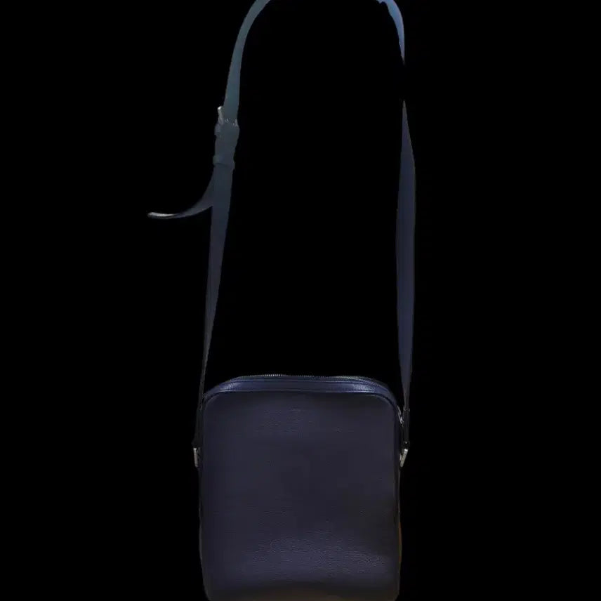 [BUNJANG] Samsung C&amp;T Ilmo Fred Navy Leather Messenger Bag / 삼성물산 일모 프레드 네이비 메신저 가죽백 MA77D2KM1R