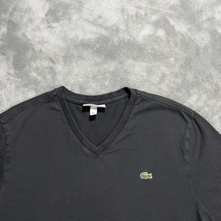 [BUNJANG] Lacoste V-Neck Short Sleeve T-shirt Black / 라코스테 V넥 반팔 티셔츠 블랙