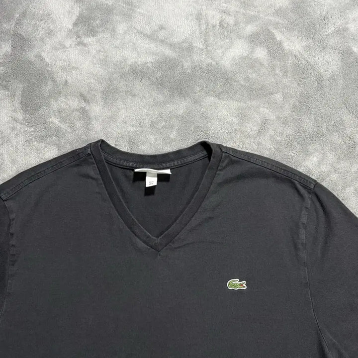 [BUNJANG] Lacoste V-Neck Short Sleeve T-shirt Black / 라코스테 V넥 반팔 티셔츠 블랙