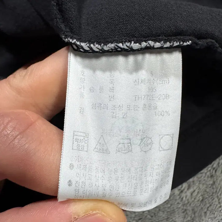 [BUNJANG] Lacoste V-Neck Short Sleeve T-shirt Black / 라코스테 V넥 반팔 티셔츠 블랙
