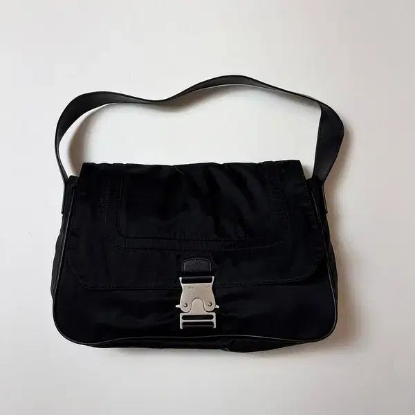 [BUNJANG] Matin Kim Signature Buckle Shoulder Bag Q1531 / 마뗑킴 시그니처 버클 라인 숄더백 Q1531