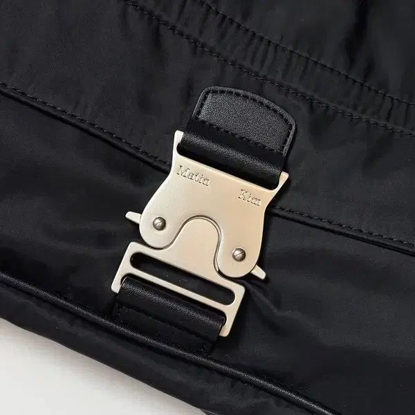 [BUNJANG] Matin Kim Signature Buckle Shoulder Bag Q1531 / 마뗑킴 시그니처 버클 라인 숄더백 Q1531