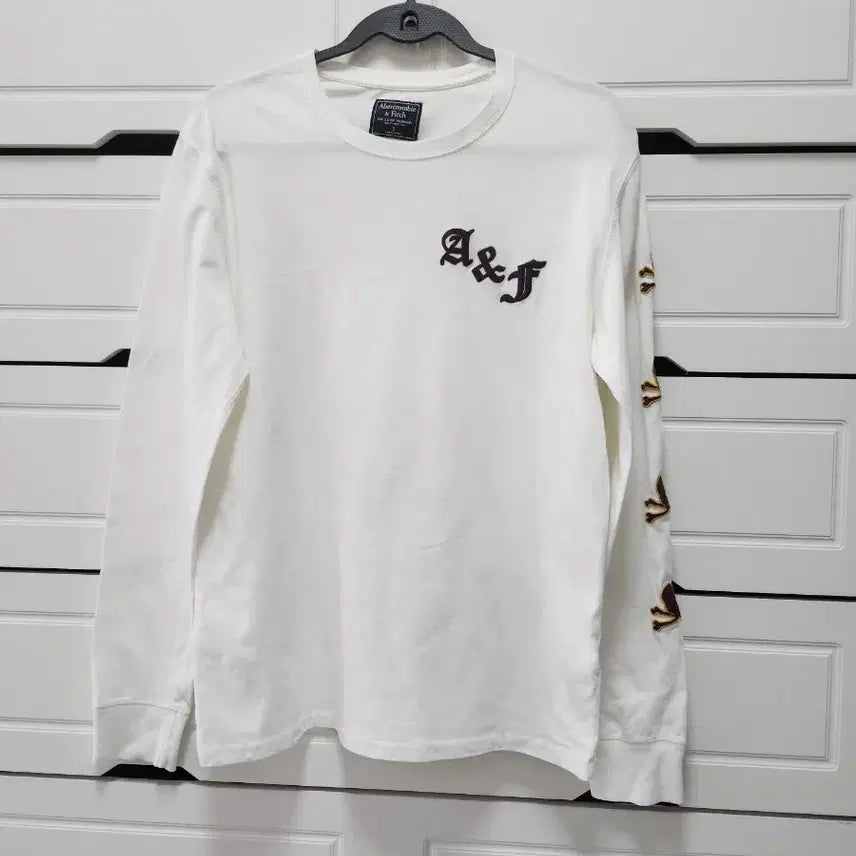 [SOLD OUT] 아베크롬비 화이트 긴팔티 A&amp;F 로고
