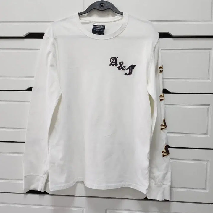 [SOLD OUT] 아베크롬비 화이트 긴팔티 A&amp;F 로고
