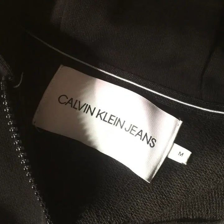 [BUNJANG] Calvin Klein Black Hooded Zip-up Jacket / 캘빈클라인 블랙 후드집업