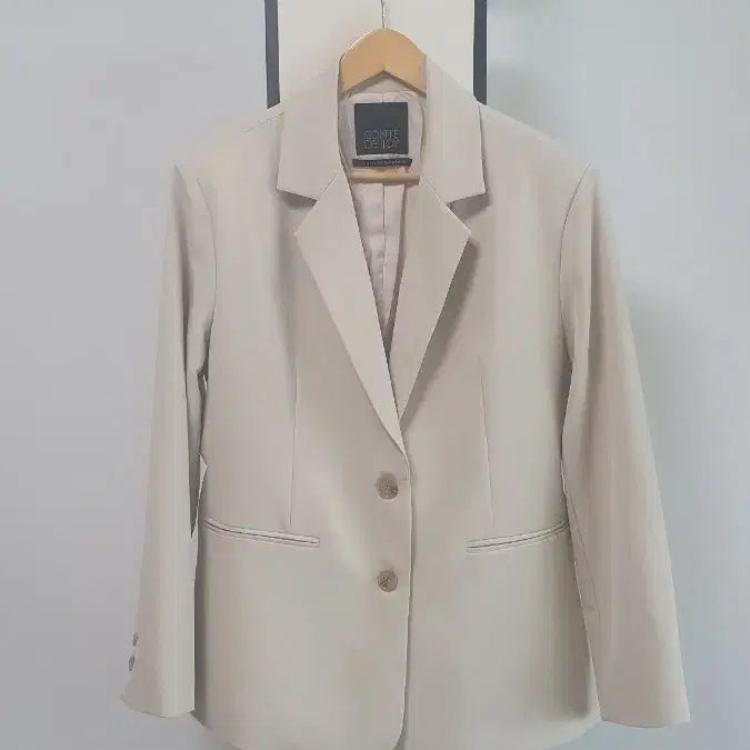 [SOLD OUT] CONTE DE JOY 베이지색 여성 자켓