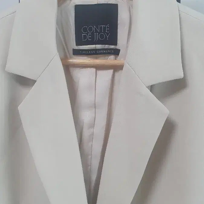 [SOLD OUT] CONTE DE JOY 베이지색 여성 자켓
