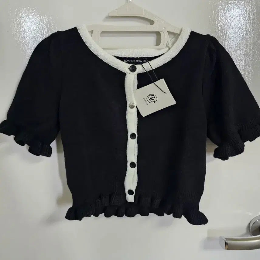 [BUNJANG] Ronron Heart Button Frill Knit Cardigan Black / [품절/택O] 론론 하트 버튼 프릴 니트 가디건 블랙