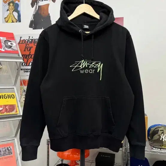 [BUNJANG] Stussy Stock Logo Embroidered Hoodie Black (L) / 스투시 스탁로고 엠브로이더드  후드 후디 블랙 L사이즈