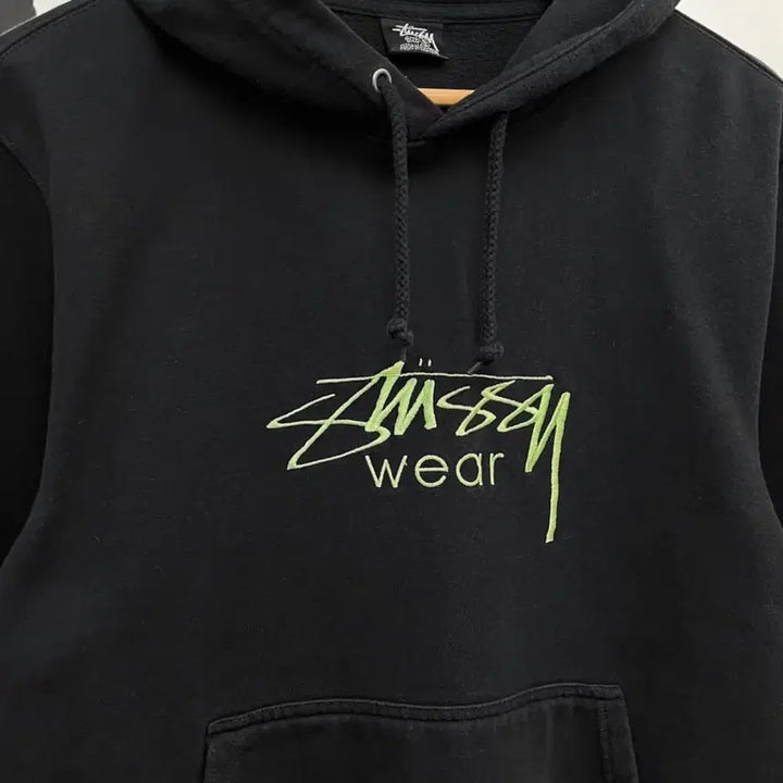 [BUNJANG] Stussy Stock Logo Embroidered Hoodie Black (L) / 스투시 스탁로고 엠브로이더드  후드 후디 블랙 L사이즈