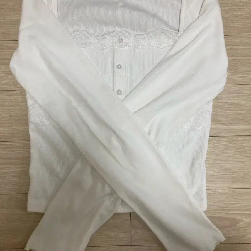 [SOLD OUT] 제니오 벨 레이스 가디건 아이보리