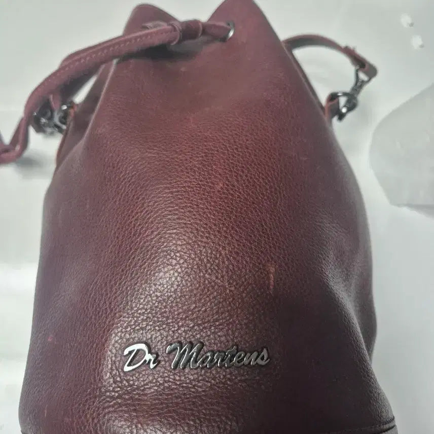 [BUNJANG] Dr. Martens Bucket Bag Leather Shoulder Bag / 닥터마틴 버킷백 가죽 숄더백 버건디
