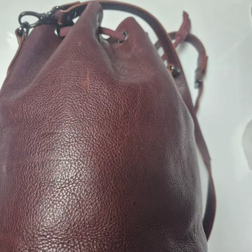 [BUNJANG] Dr. Martens Bucket Bag Leather Shoulder Bag / 닥터마틴 버킷백 가죽 숄더백 버건디