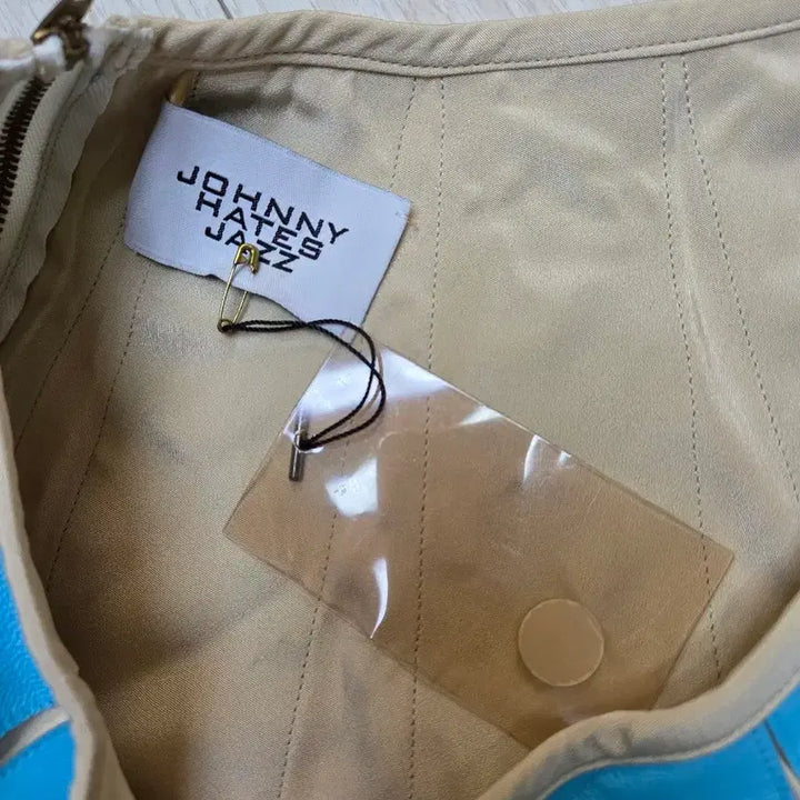 [BUNJANG] JOHNNY HATES JAZ Blue/Beige Flare Skirt / 쟈니헤잇재즈(JOHNNY HATES JAZ  블루/베이지 플레어 스커트