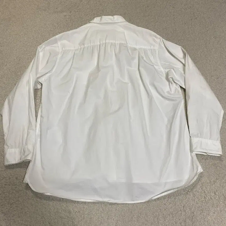 [SOLD OUT] 키르시 체리 자수 셔츠 화이트 오버핏 2