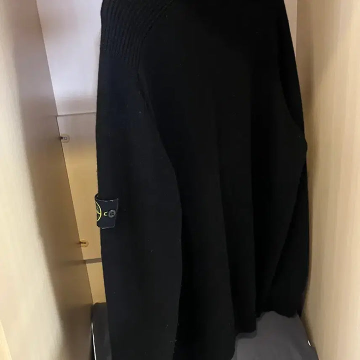 [SOLD OUT] 스톤아일랜드 블랙 니트