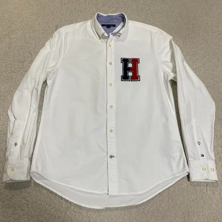 [SOLD OUT] 타미힐피거 화이트 긴팔 셔츠 H로고 s