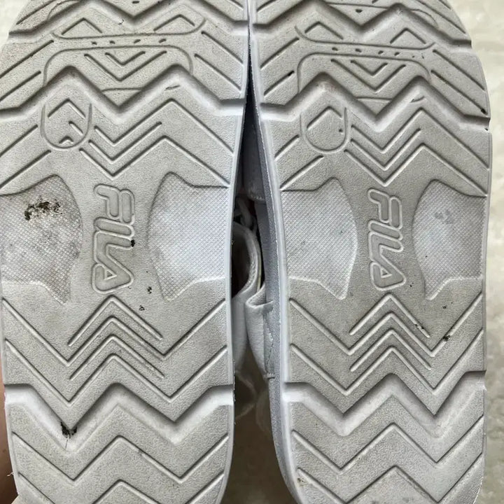 [BUNJANG] FILA White Sandals 220 / 휠라 FILA 흰색  샌들 220