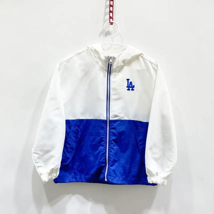[BUNJANG] MLB Junior Hooded Windbreaker Jacket (130) / MLB 2023 쥬니어 후드 바람막이집업 130 진스센스
