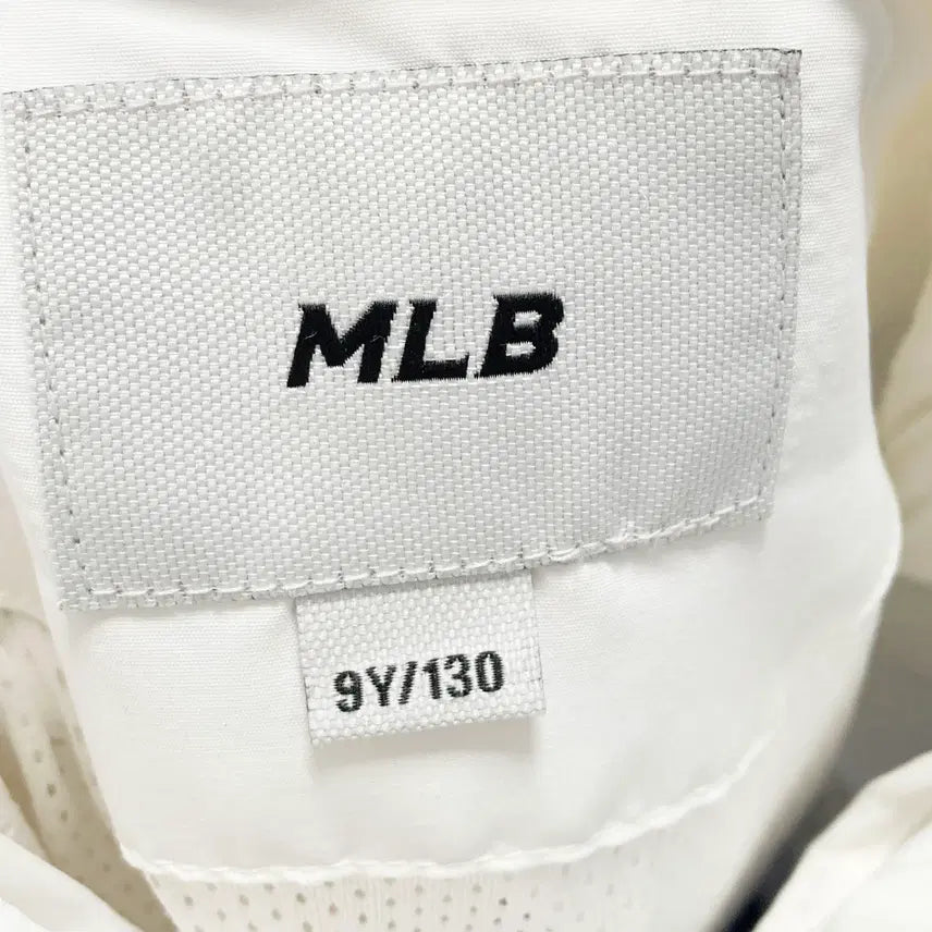 [BUNJANG] MLB Junior Hooded Windbreaker Jacket (130) / MLB 2023 쥬니어 후드 바람막이집업 130 진스센스