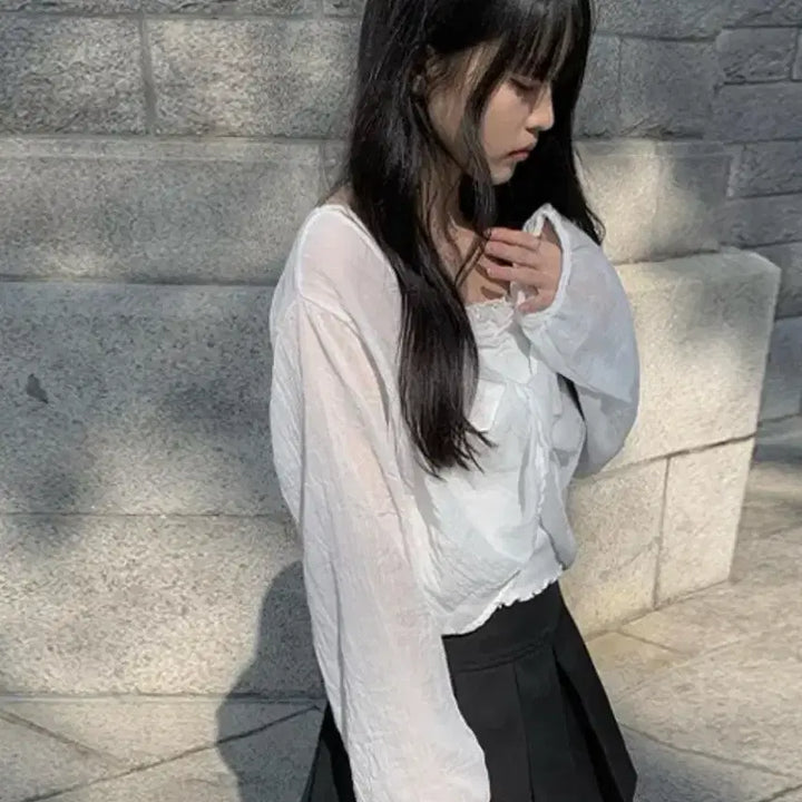 [BUNJANG] Anyone More Linen Loose-Fit Twist Blouse (White) / 애니원모어 오싯 린넨 루즈핏 꼬임 블라우스(화이트) 러블리 모리걸 에스닉