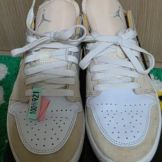 [BUNJANG] Nike Jordan 1 Low SE Craft White and Phantom Sneakers / 조던 1 로우 SE 크래프트 화이트 앤 팬텀 260
