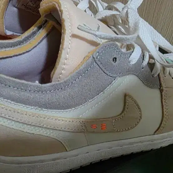 [BUNJANG] Nike Jordan 1 Low SE Craft White and Phantom Sneakers / 조던 1 로우 SE 크래프트 화이트 앤 팬텀 260