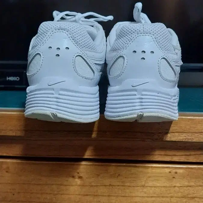 [BUNJANG] Nike P6000 Sneakers / 나이키 정품 P6000운동화.250
