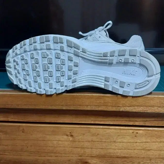[BUNJANG] Nike P6000 Sneakers / 나이키 정품 P6000운동화.250