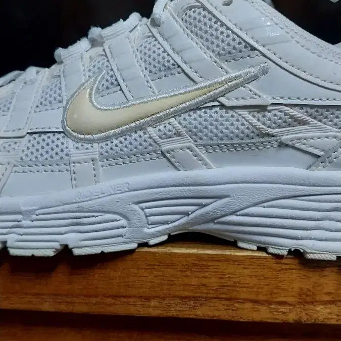[BUNJANG] Nike P6000 Sneakers / 나이키 정품 P6000운동화.250