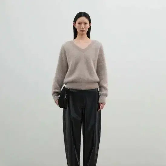 [BUNJANG] Blossom H Company Angora Beige Knit Sweater / 블러썸 에이치컴퍼니 앙고라 베이지 니트