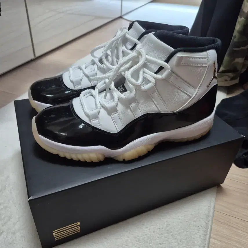 [BUNJANG] Nike Air Jordan 11 Retro Concord Sneakers / 나이키 에어조던 11 레트로 콩코드