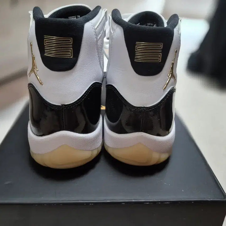 [BUNJANG] Nike Air Jordan 11 Retro Concord Sneakers / 나이키 에어조던 11 레트로 콩코드