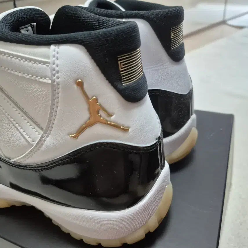 [BUNJANG] Nike Air Jordan 11 Retro Concord Sneakers / 나이키 에어조던 11 레트로 콩코드