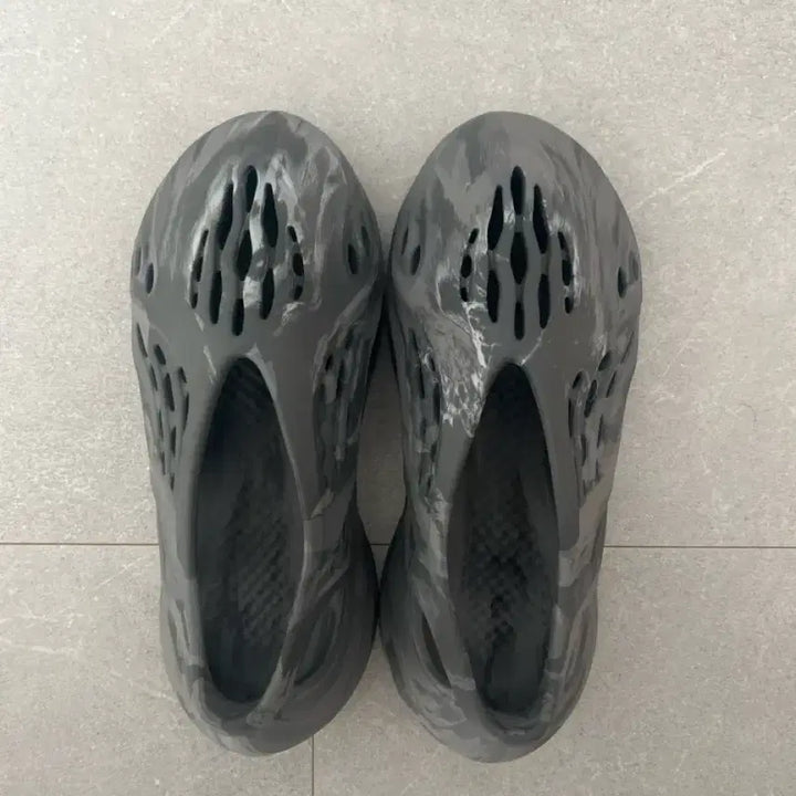 [BUNJANG] Adidas Yeezy Foam Runner MX Granite Slippers / 아디다스 이지 폼 러너 믹스 그래닛