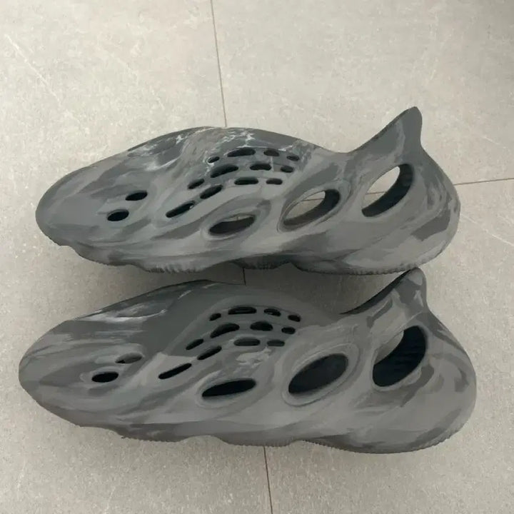 [BUNJANG] Adidas Yeezy Foam Runner MX Granite Slippers / 아디다스 이지 폼 러너 믹스 그래닛