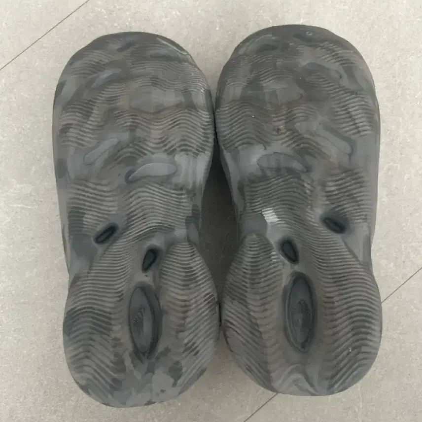 [BUNJANG] Adidas Yeezy Foam Runner MX Granite Slippers / 아디다스 이지 폼 러너 믹스 그래닛