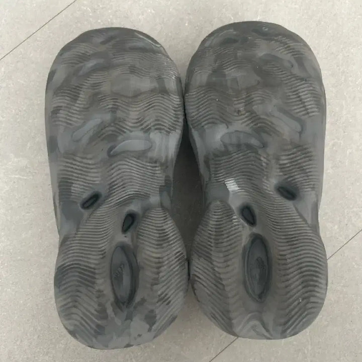 [BUNJANG] Adidas Yeezy Foam Runner MX Granite Slippers / 아디다스 이지 폼 러너 믹스 그래닛