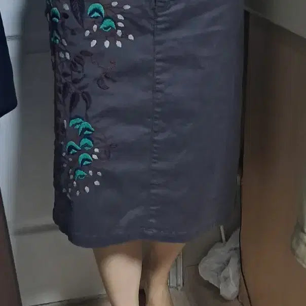 [BUNJANG] Oillily Embroidered Skirt / 오일릴리 자수 스커트 36(55~66)