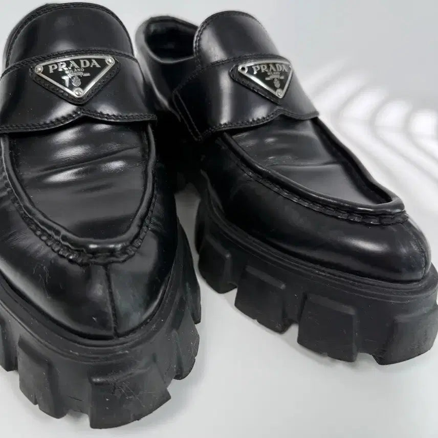 [BUNJANG] Prada Monolith Brushed Leather Loafers (Size 39) / 프라다 모놀리스 브러시드 레더 로퍼 39