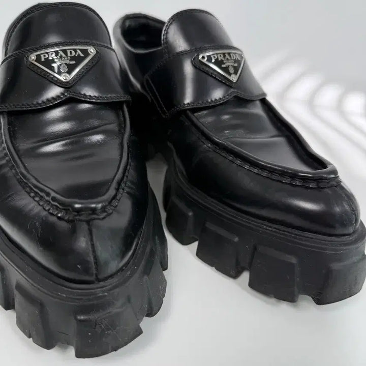 [BUNJANG] Prada Monolith Brushed Leather Loafers (Size 39) / 프라다 모놀리스 브러시드 레더 로퍼 39