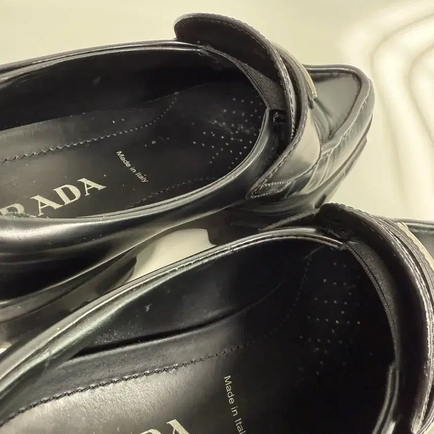 [BUNJANG] Prada Monolith Brushed Leather Loafers (Size 39) / 프라다 모놀리스 브러시드 레더 로퍼 39