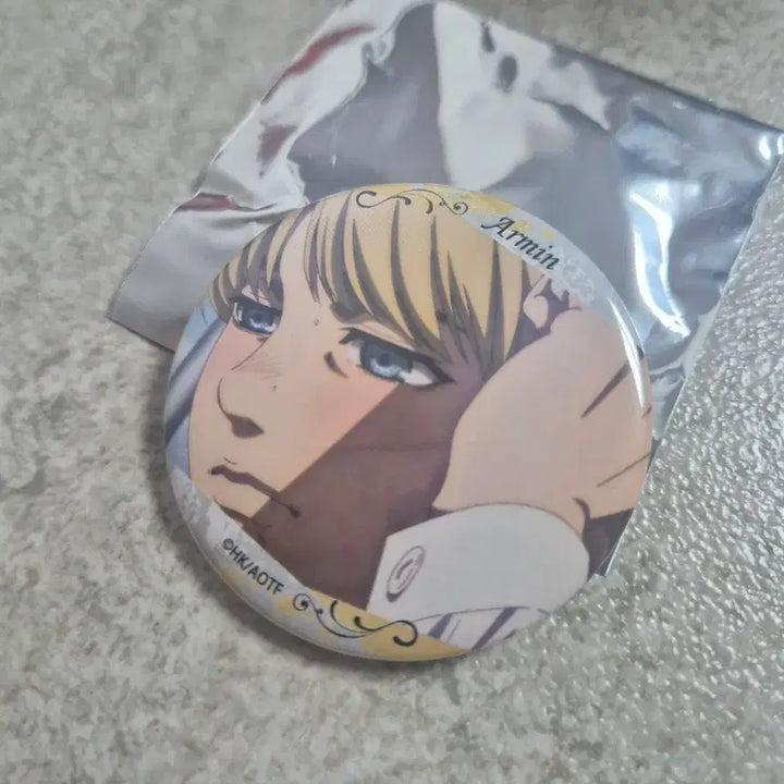[BUNJANG] Attack on Titan Armin Anime Can Badge / 진격의거인 파이널 아르민 애니랑 썸탈때 캔뱃지