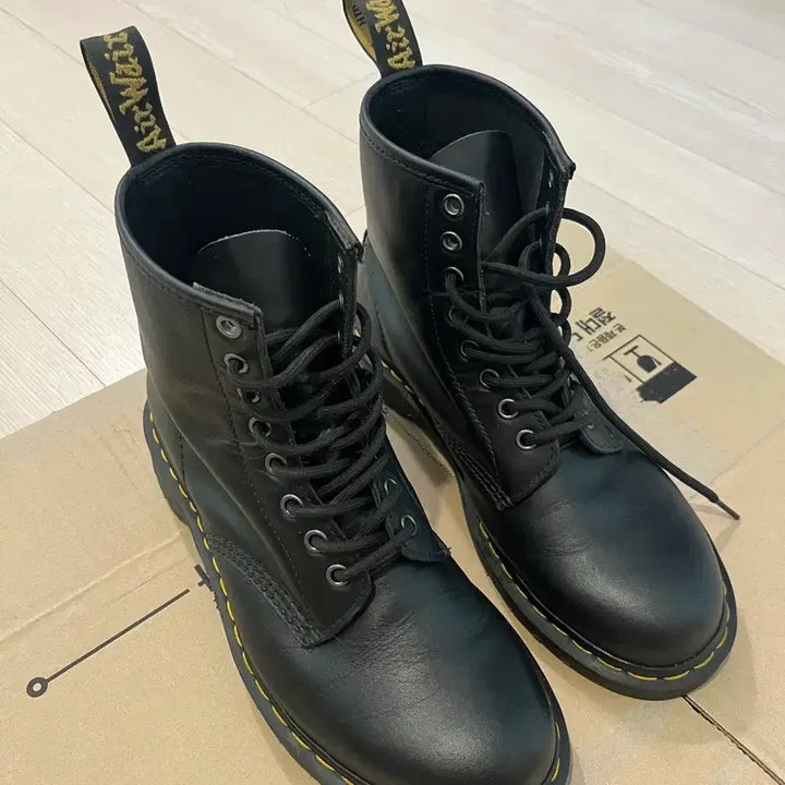 [BUNJANG] Dr. Martens 1460 Matte Black Boots / 닥터마틴 1460 무광 UK7 (착용 10번)