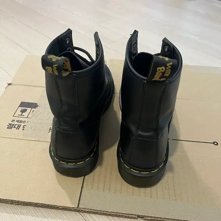 [BUNJANG] Dr. Martens 1460 Matte Black Boots / 닥터마틴 1460 무광 UK7 (착용 10번)