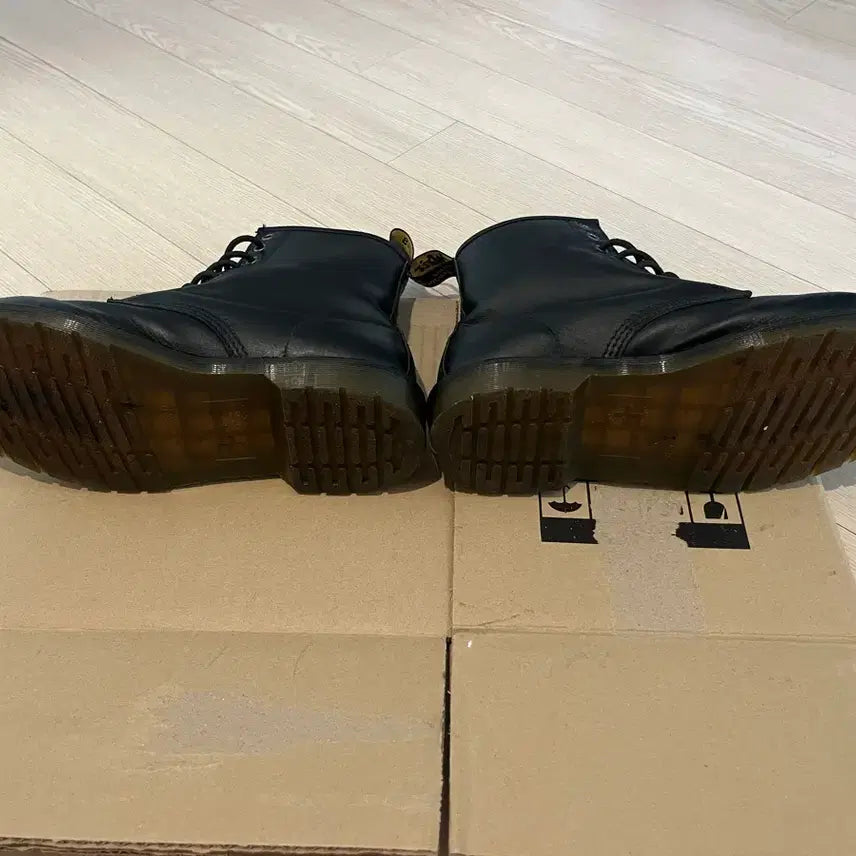 [BUNJANG] Dr. Martens 1460 Matte Black Boots / 닥터마틴 1460 무광 UK7 (착용 10번)